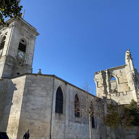 Les Remparts Apartment *
