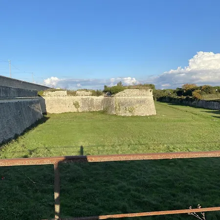 Les Remparts